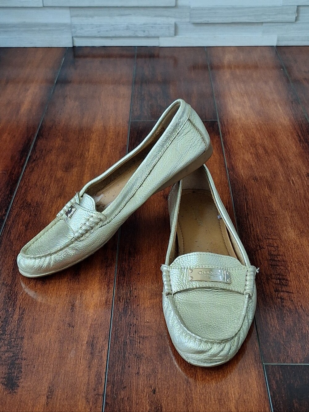 Coach Metallic Gold Leather Loafers Flats Women’s Size 7 Slip On Moccasins